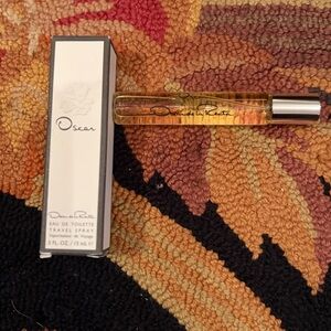 Oscar de la Renta Travel Size Eau de Toilette